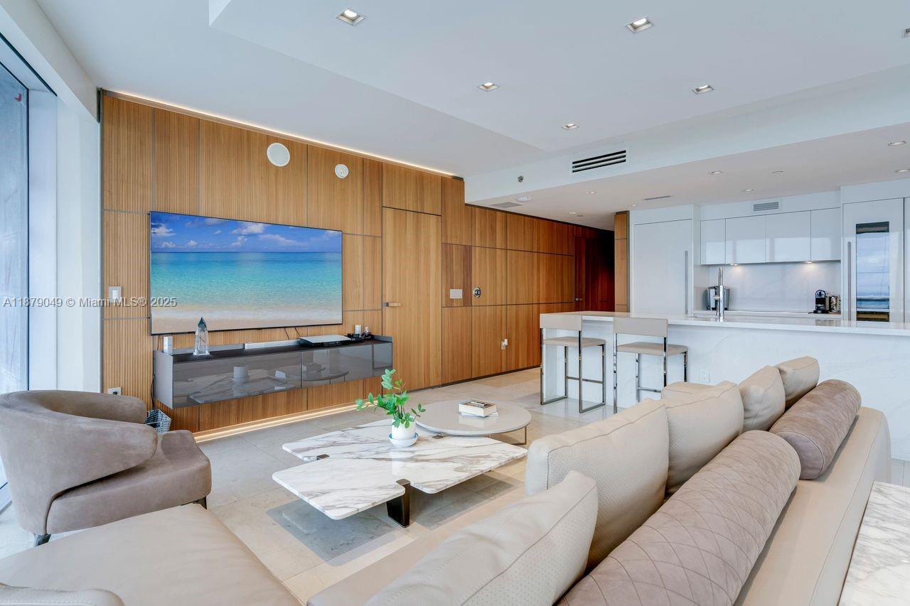 465 Brickell Ave #4801, Miami, FL, 33131 - Investment Condo. Photo #1