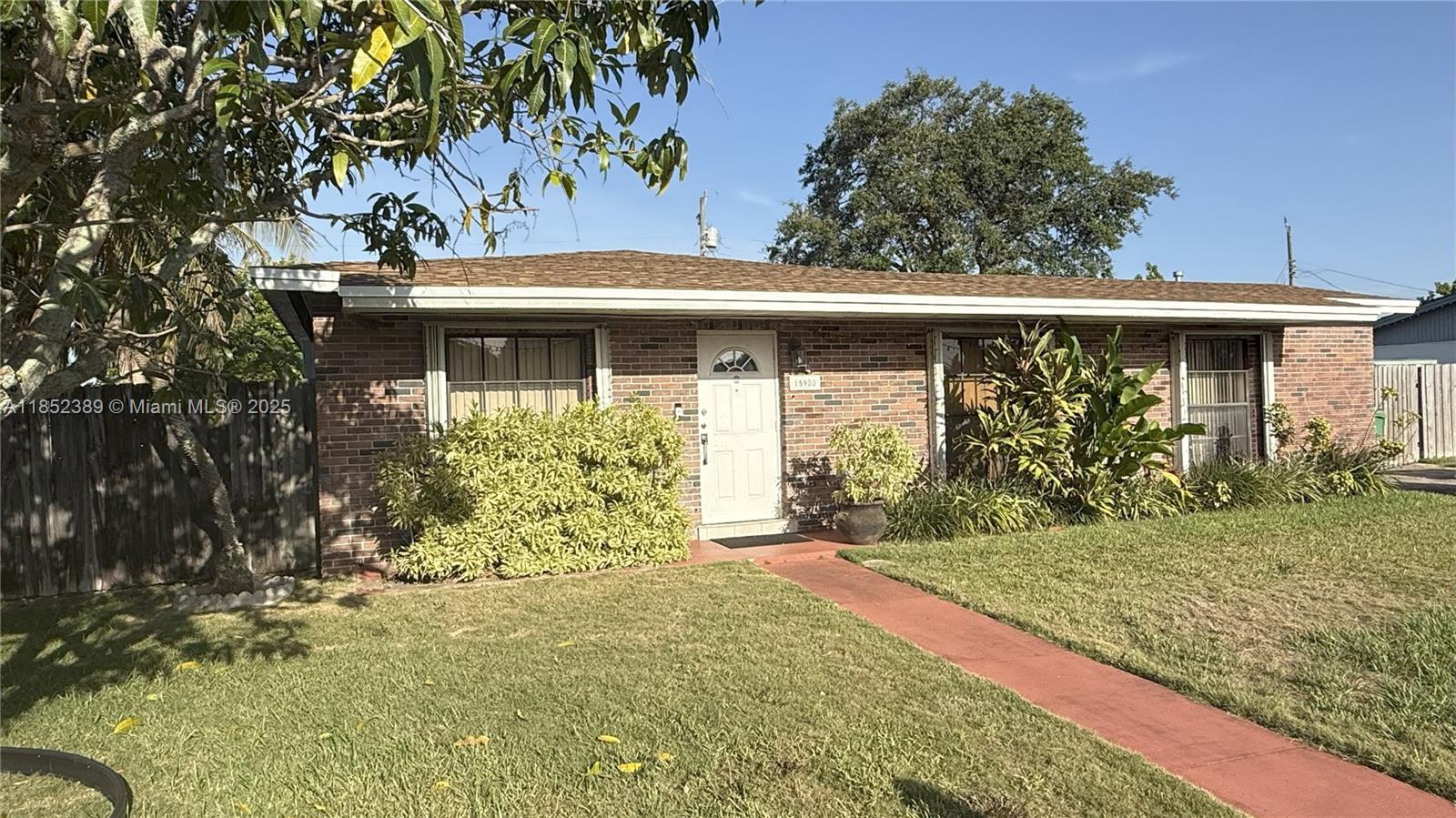 15900 SW 103rd Pl, Miami, FL, 33157 - Investment Single Family Home. Photo #1