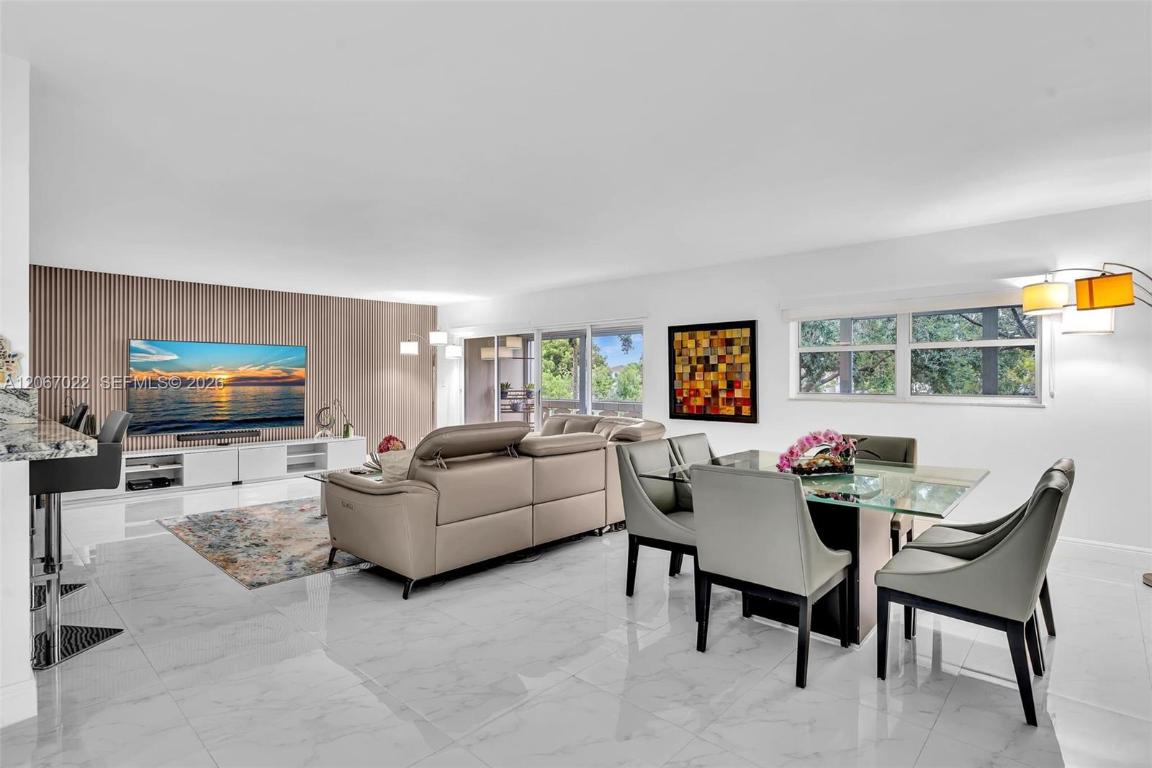 800 NE 195th #220, Miami, FL, 33179 - Investment Condo. Photo #1
