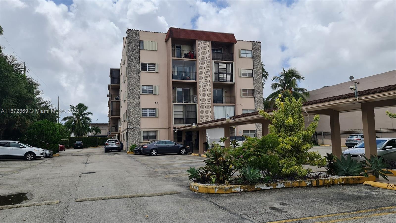 3640 NW 9th st #105, Miami, FL, 33125 - Investment Condo. Photo #1