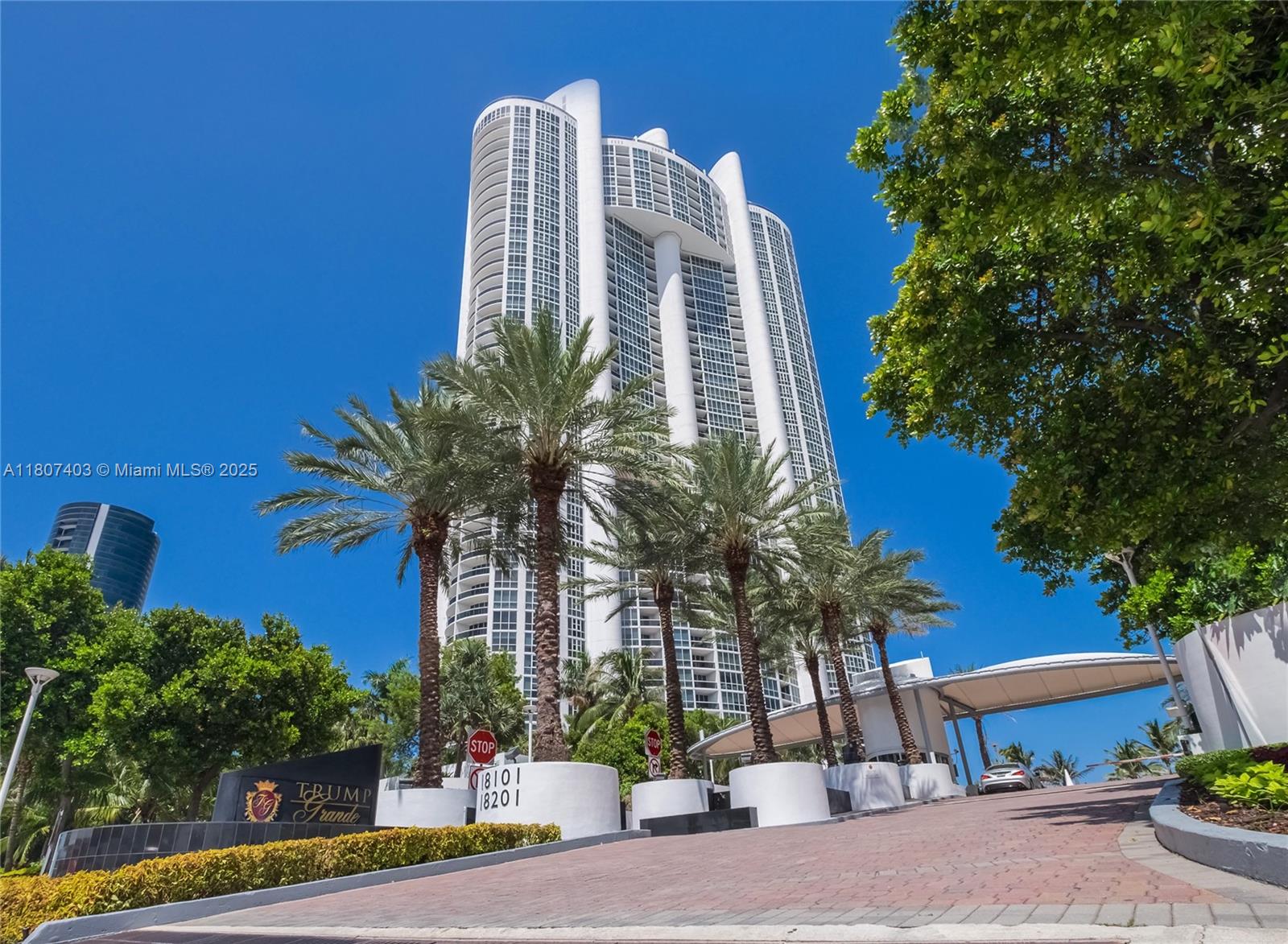 Residential in Sunny Isles Beach - Photo 3