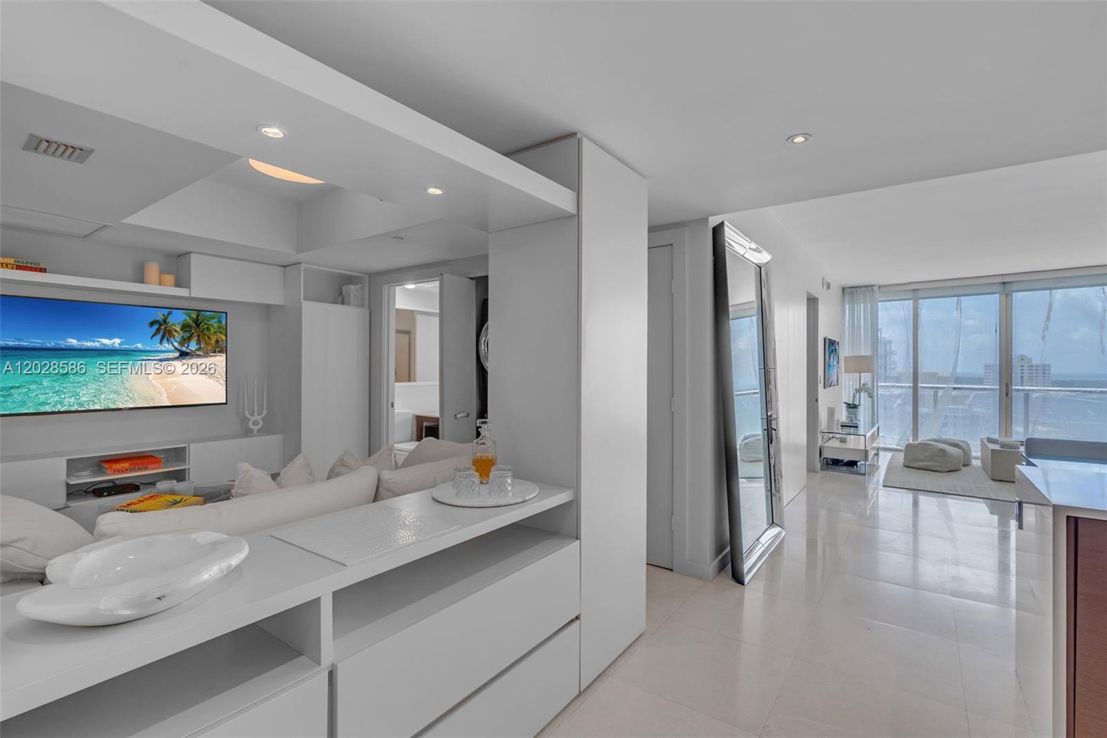 465 Brickell #2703, Miami, FL, 33131 - Investment Condo. Photo #1