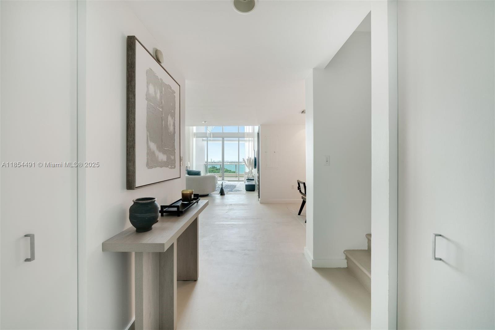 900 Biscayne Blvd #905, Miami, FL, 33132 - Investment Condo. Photo #1