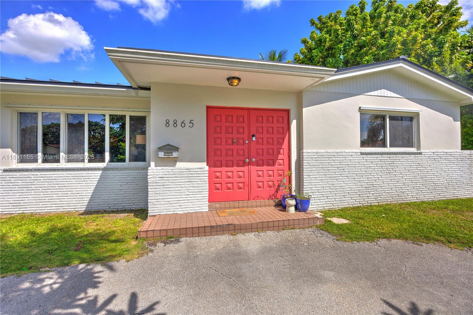 8865 SW 83rd St, Miami, FL, 33173 - Investment Single Family Home. Photo #1