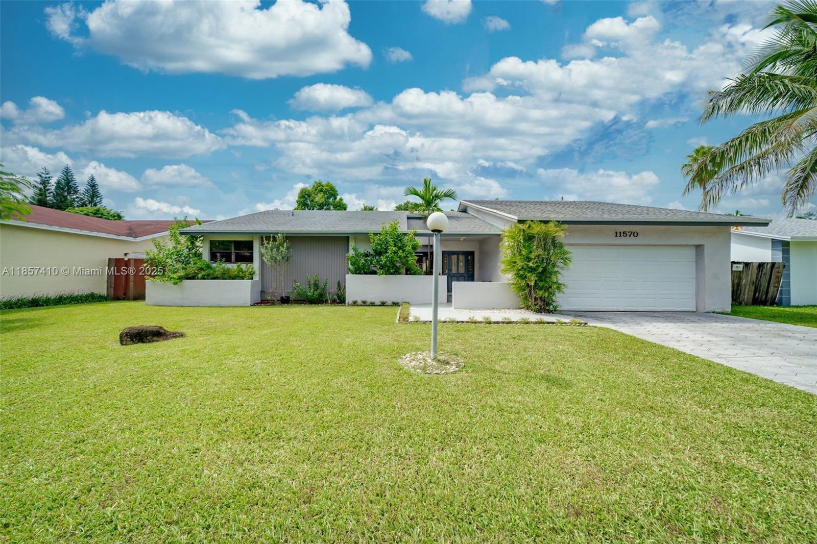 11570 SW 92nd St, Miami, FL, 33176 - Investment Single Family Home. Photo #1