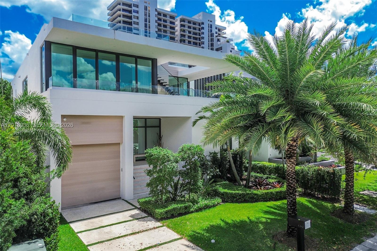 1092 N Venetian, Miami, FL, 33139 - Investment Single Family Home. Photo #1