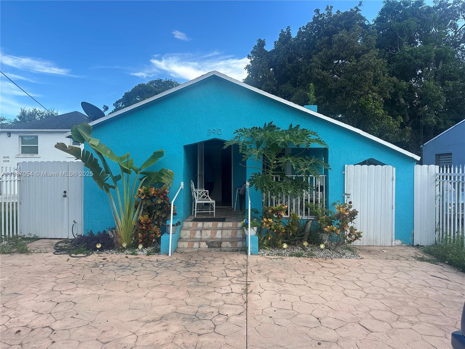 390 NE 166th St, Miami, FL, 33162 - Investment Single Family Home. Photo #1