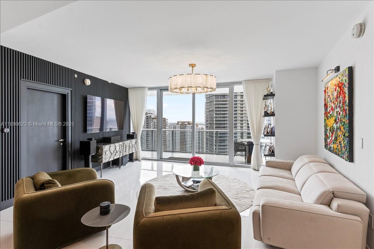 200 Biscayne Boulevard Way #3608, Miami, FL, 33131 - Investment Condo. Photo #1