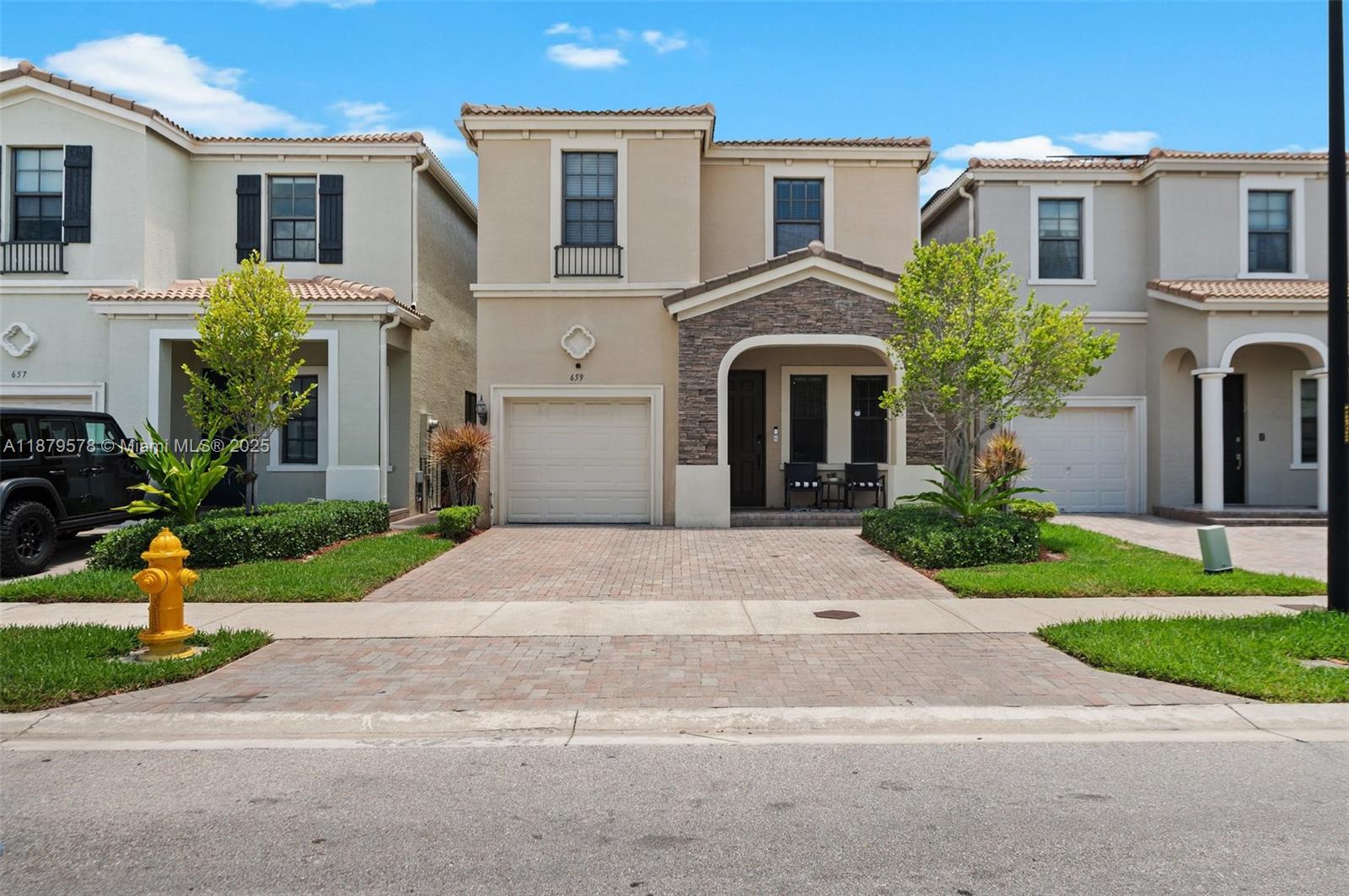 659 NE 191st St, Miami, FL, 33179 - Investment Single Family Home. Photo #1