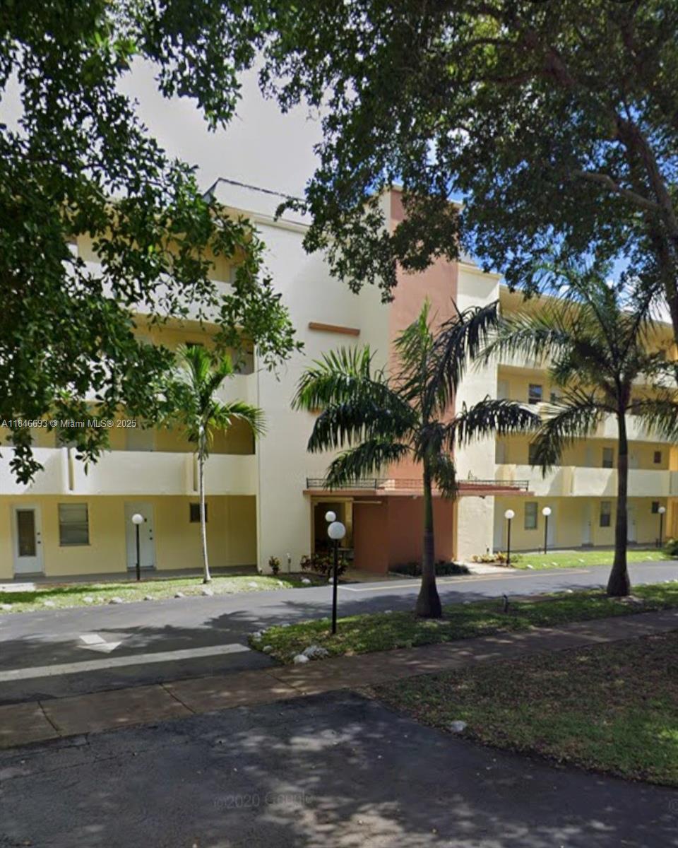 1201 NE 191st St #G216, Miami, FL, 33179 - Investment Condo. Photo #1