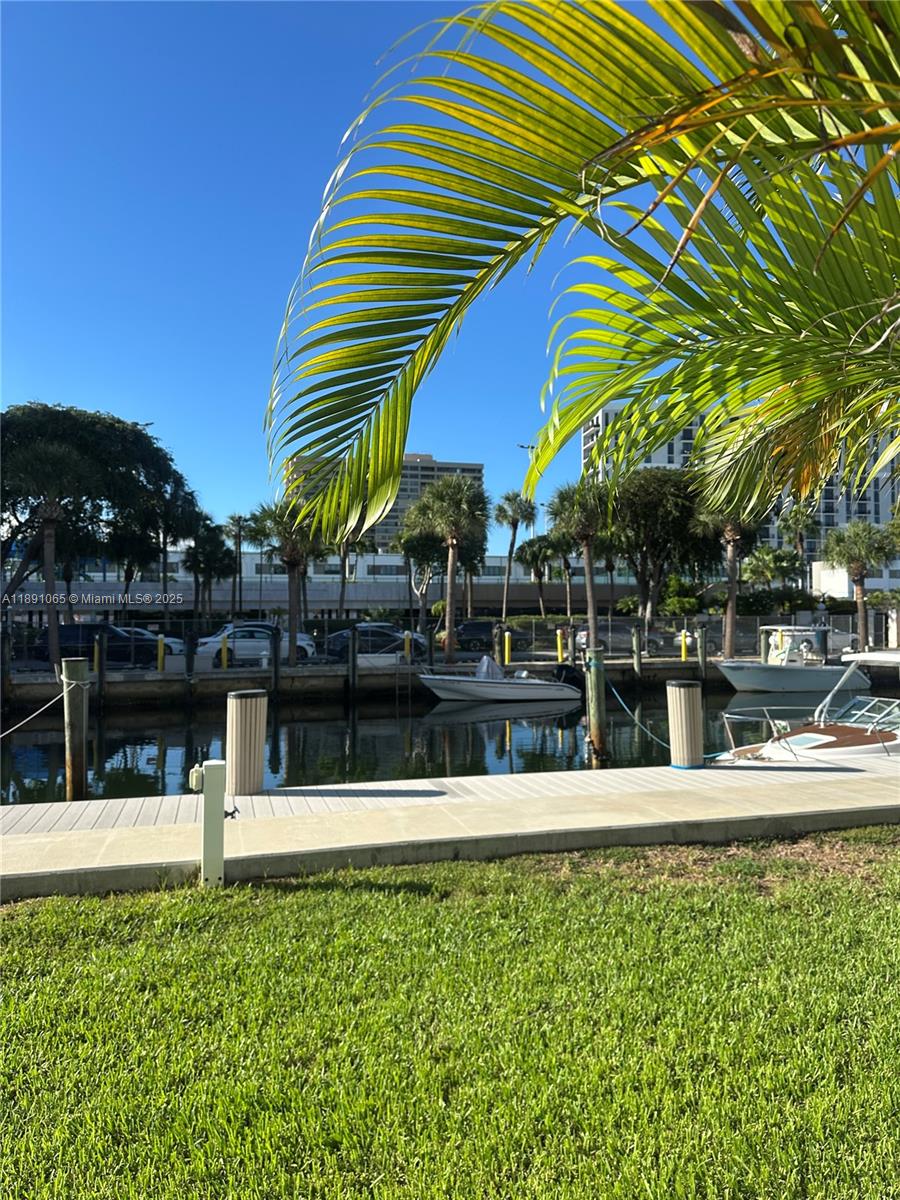 1650 NE 115th St #102, Miami, FL, 33181 - Investment Condo. Photo #1