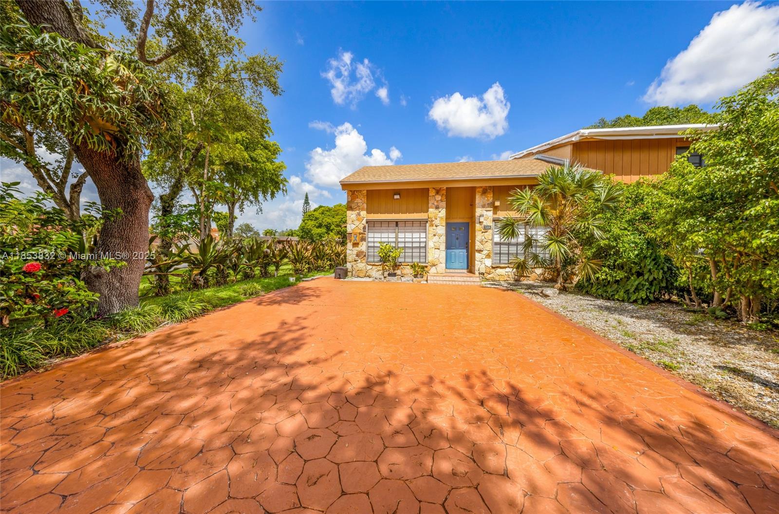7380 SW 114th Pl, Miami, FL, 33173 - Investment Townhome. Photo #1