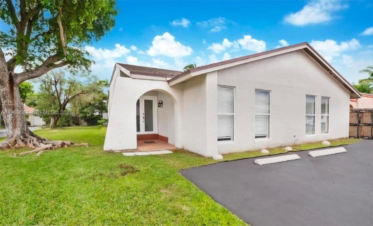 11417 SW 35, Miami, FL, 33165 - Investment Single Family Home. Photo #1