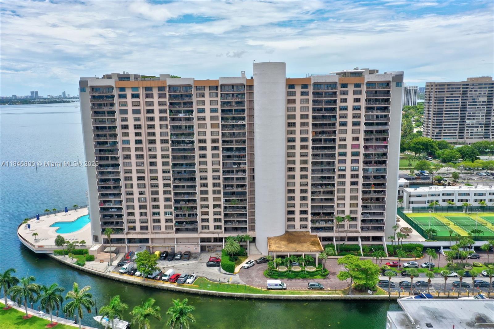 1800 NE 114th St #2310, Miami, FL, 33181 - Investment Condo. Photo #1