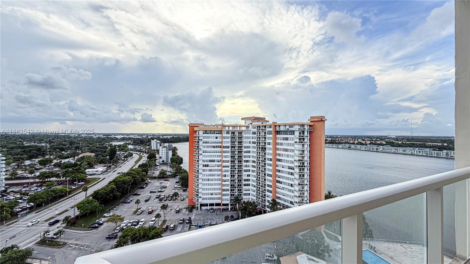1351 NE Miami Gardens Dr #1701E, Miami, FL, 33179 - Investment Condo. Photo #1