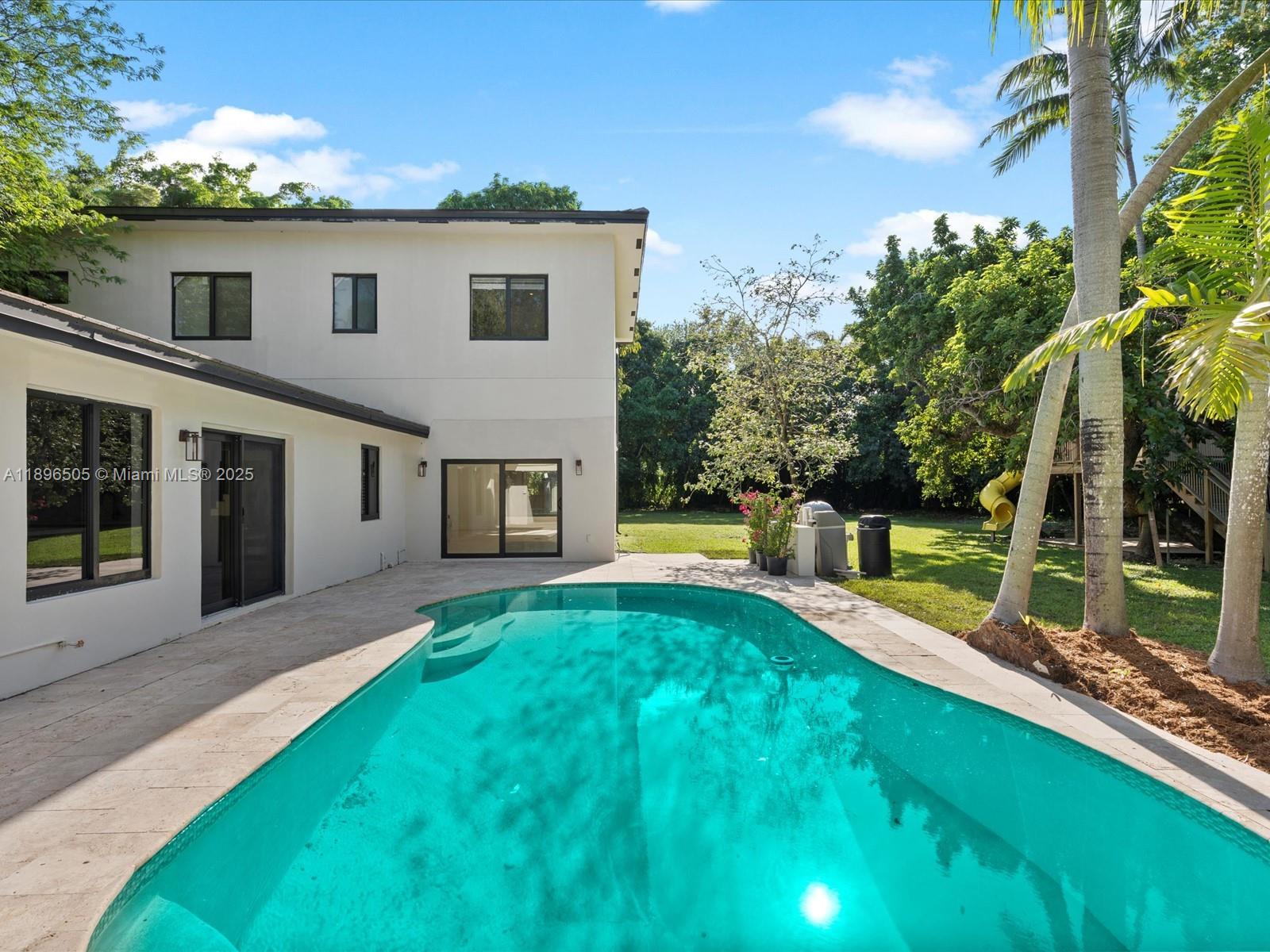 8501 SW 68th St Rd, Miami, FL, 33143 - Investment Single Family Home. Photo #1