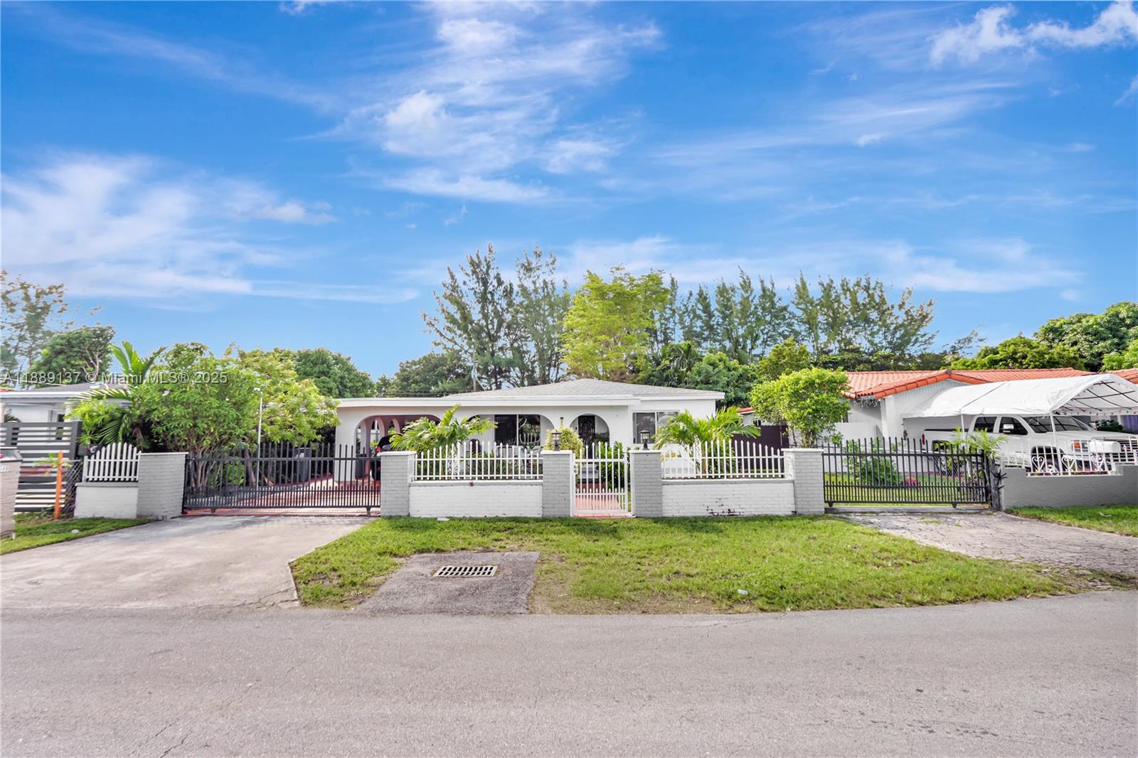 2580 SW 69th Ave, Miami, FL, 33155 - Investment Single Family Home. Photo #1