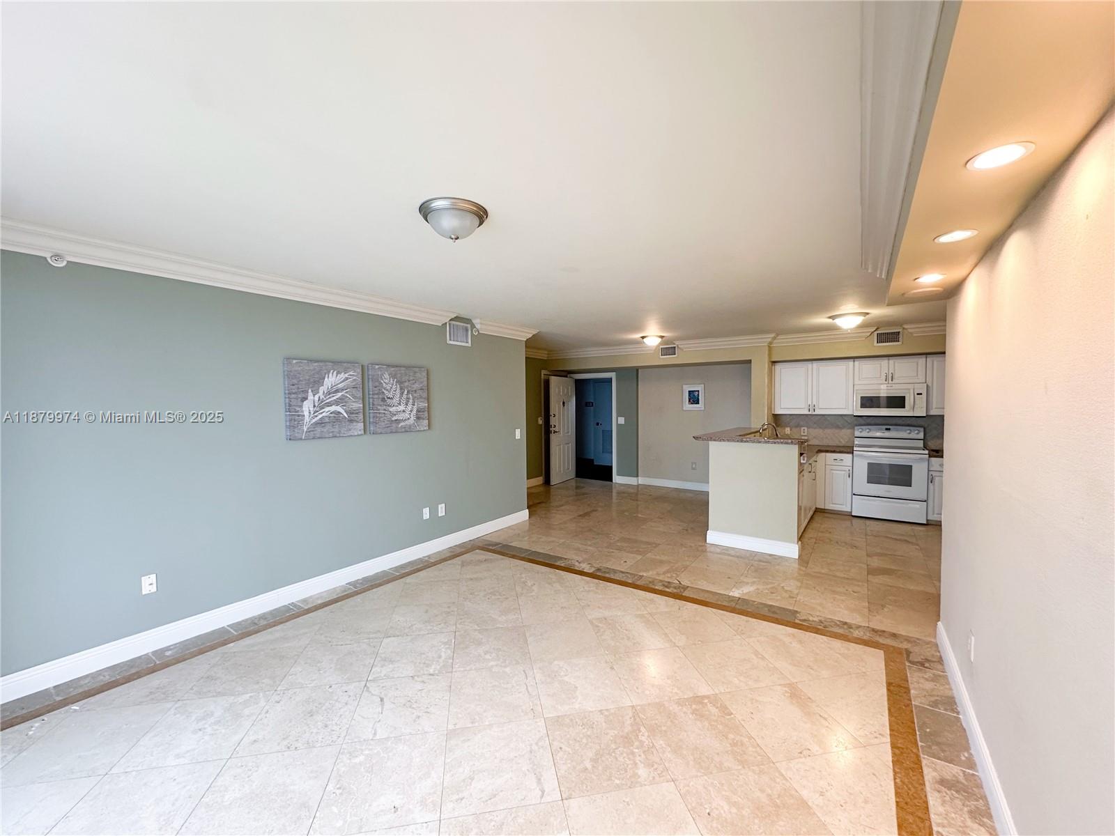 1155 Brickell Bay Dr #3303, Miami, FL, 33131 - Investment Condo. Photo #1