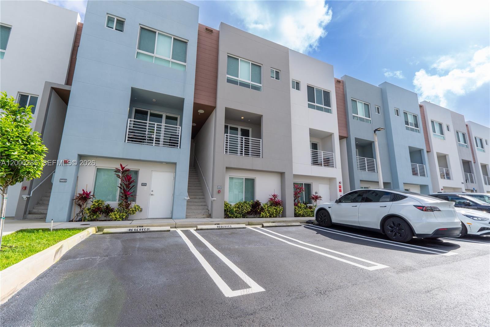 2505 NE 193rd #4215, Miami, FL, 33180 - Investment Condo. Photo #1