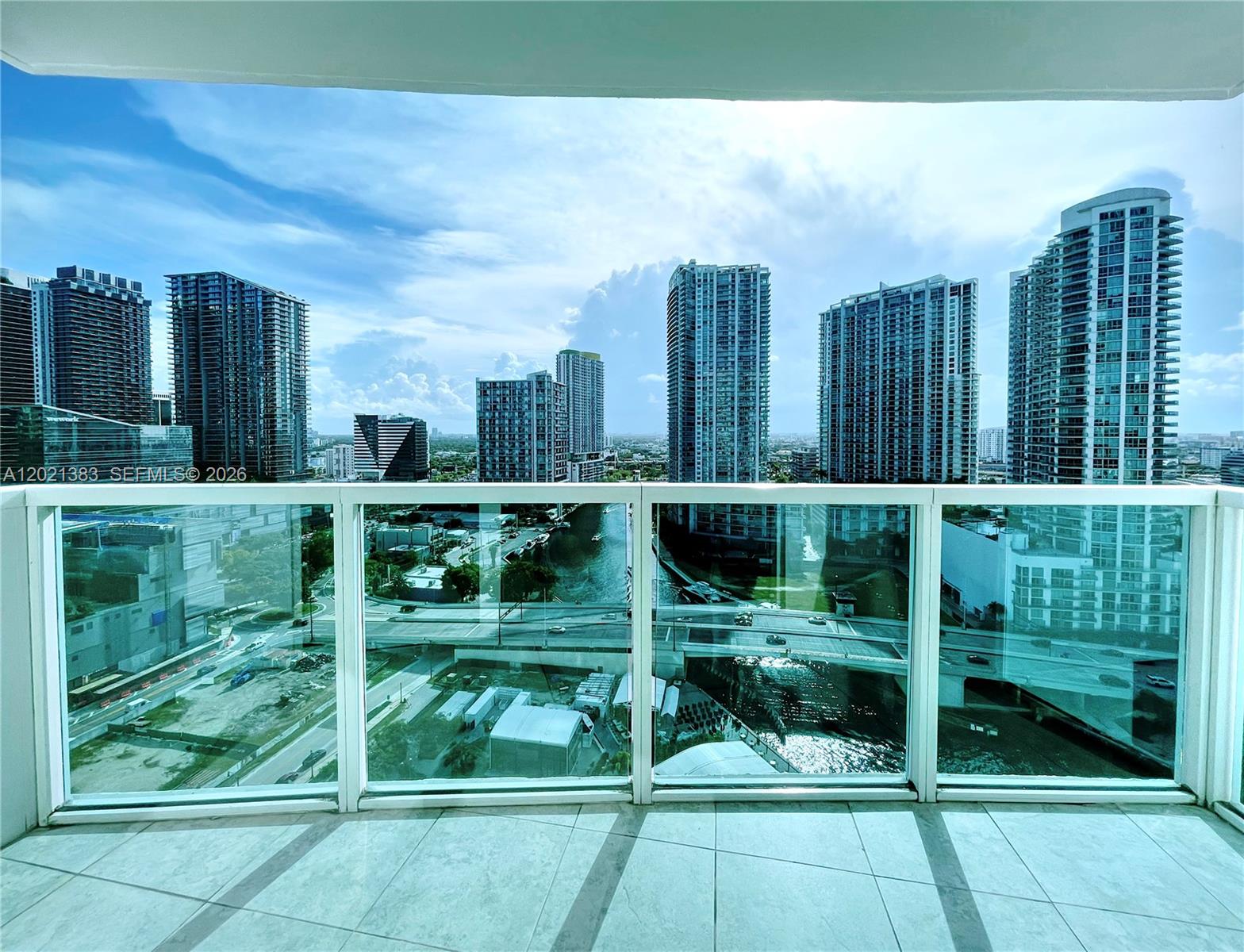31 SE 5th #2307, Miami, FL, 33131 - Investment Condo. Photo #1