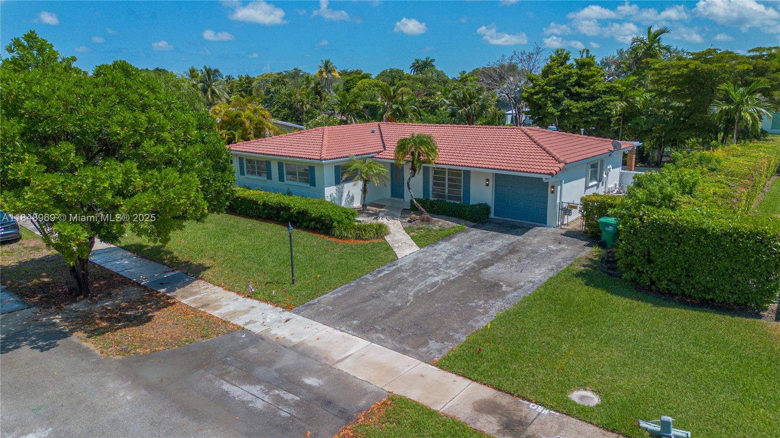 10420 SW 98th St, Miami, FL, 33176 - Investment Single Family Home. Photo #1