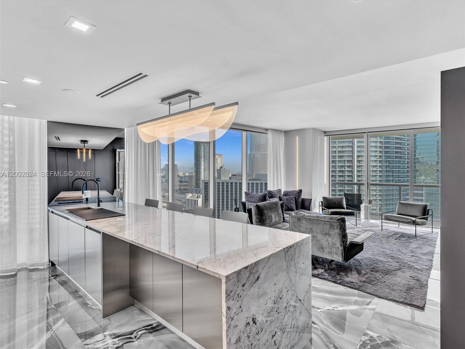475 Brickell #2715, Miami, FL, 33131 - Investment Condo. Photo #1