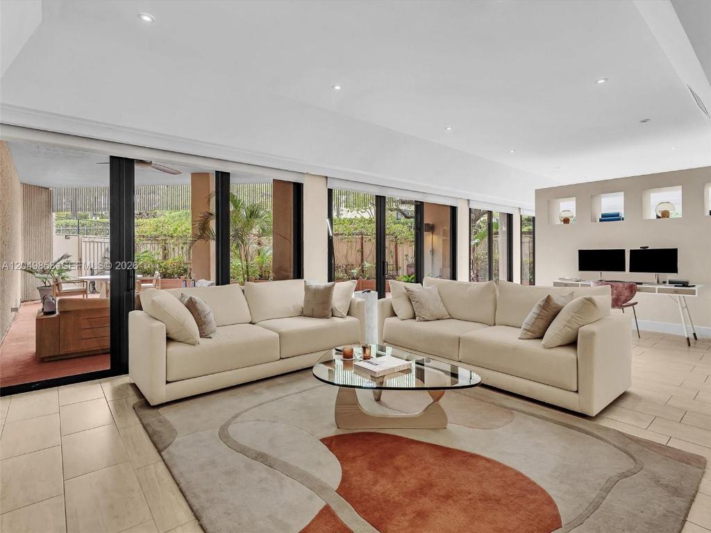 2901 S Bayshore #1G, Miami, FL, 33133 - Investment Condo. Photo #1