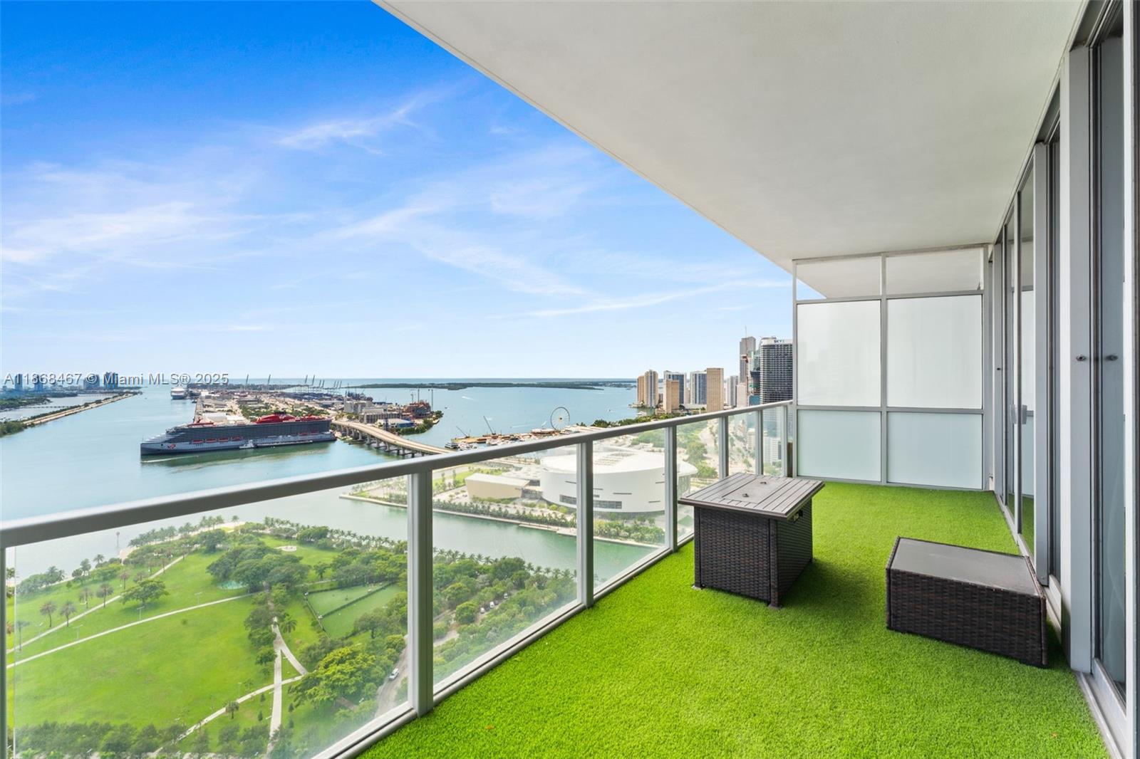 1100 Biscayne Blvd #4004, Miami, FL, 33132 - Investment Condo. Photo #1