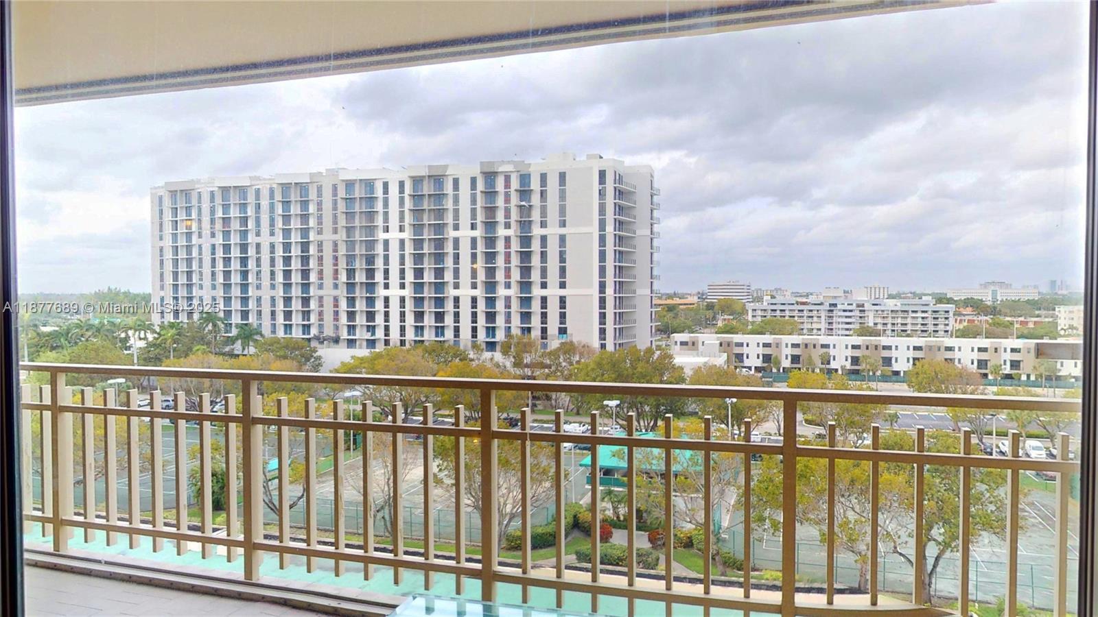 11113 Biscayne Blvd #756, Miami, FL, 33181 - Investment Condo. Photo #1