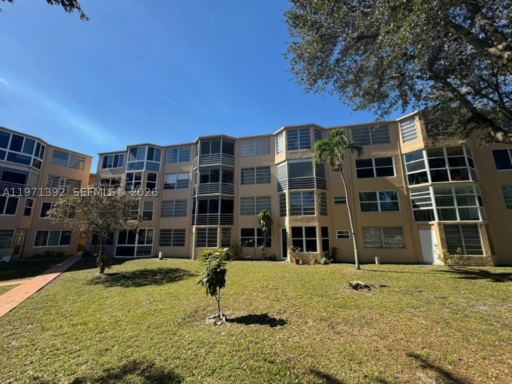 1301 NE 191st #F405, Miami, FL, 33179 - Investment Condo. Photo #1