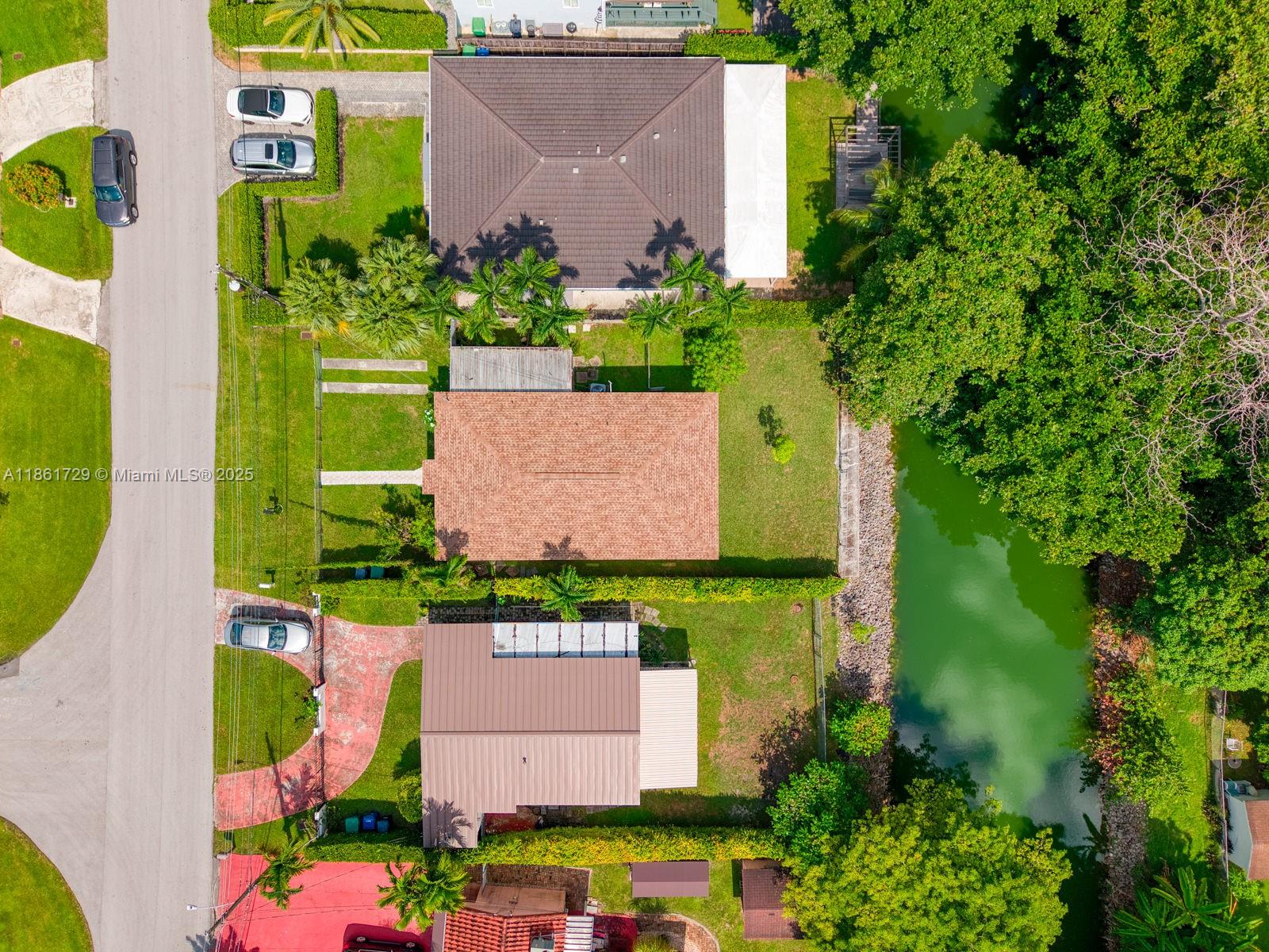 3251 S Lake Dr, Miami, FL, 33155 - Investment Single Family Home. Photo #1