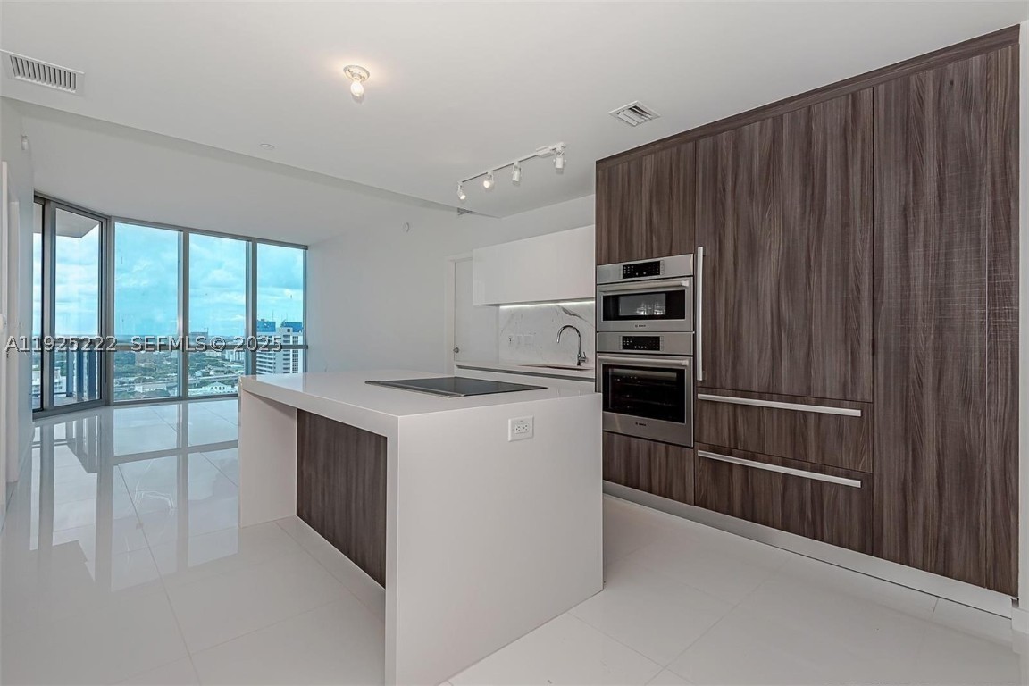 851 NE 1st #1608, Miami, FL, 33132 - Investment Condo. Photo #1