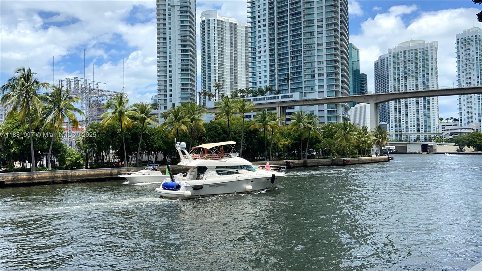 185 SW 7th St #3704, Miami, FL, 33130 - Investment Condo. Photo #1