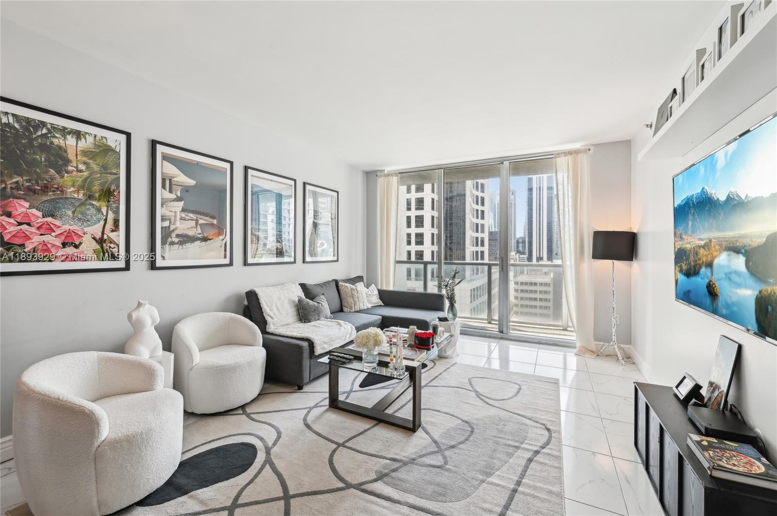 55 SE 6th St #1608, Miami, FL, 33131 - Investment Condo. Photo #1