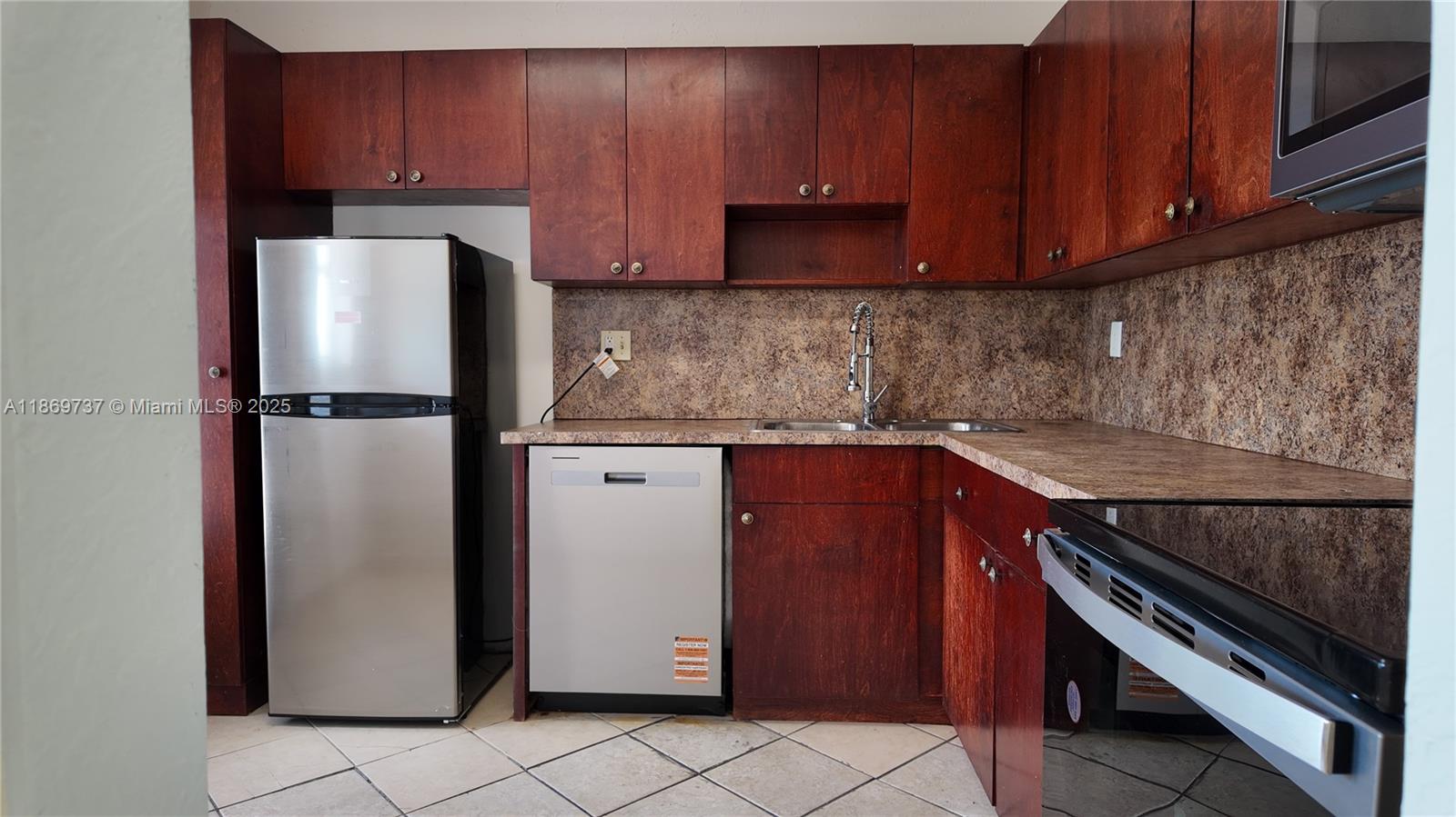 18900 NE 3rd Ct #528-5, Miami, FL, 33179 - Investment Condo. Photo #1