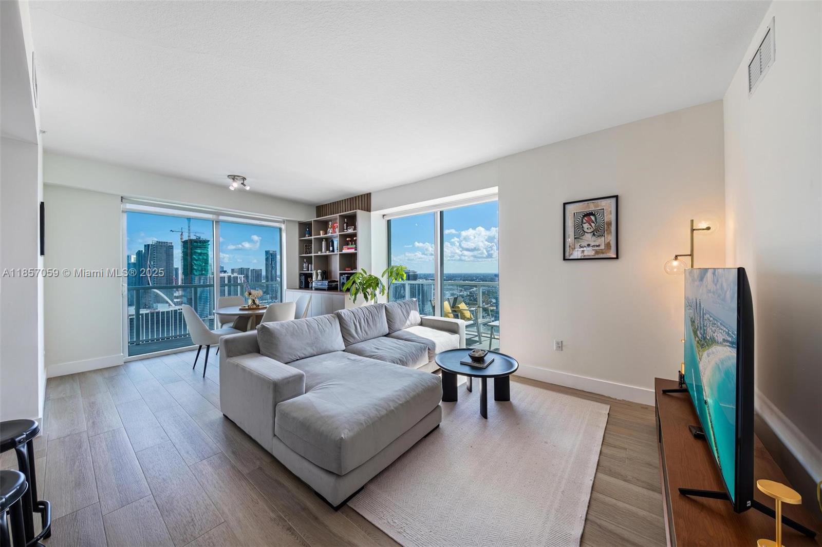 1900 N Bayshore Dr #4111, Miami, FL, 33132 - Investment Condo. Photo #1