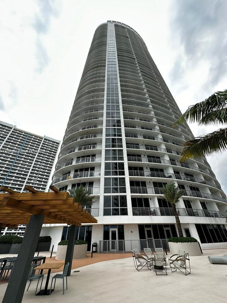 1750 N Bayshore Dr #1710, Miami, FL, 33132 - Investment Condo. Photo #1