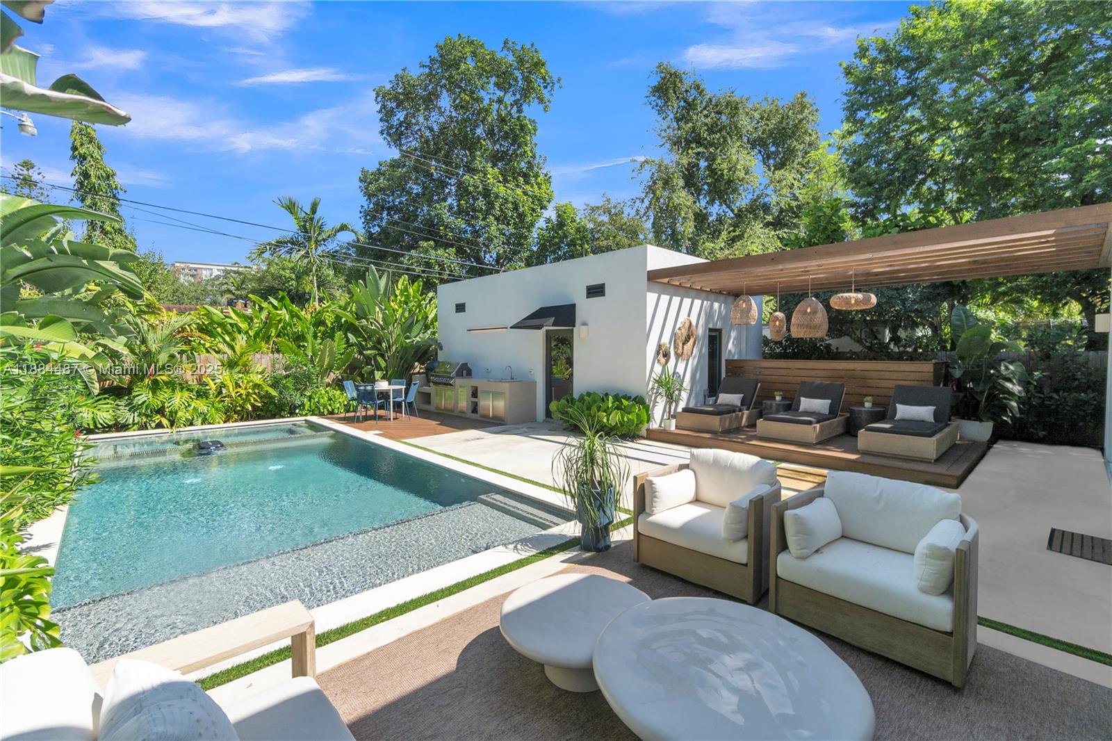 445 NE 76th St, Miami, FL, 33138 - Investment Single Family Home. Photo #1