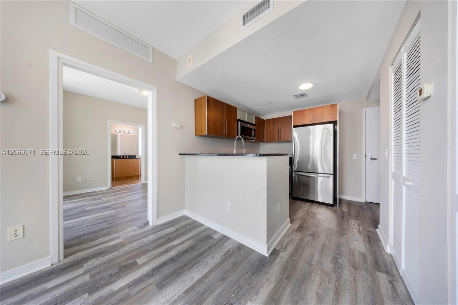 300 S Biscayne #T-2911, Miami, FL, 33131 - Investment Condo. Photo #1