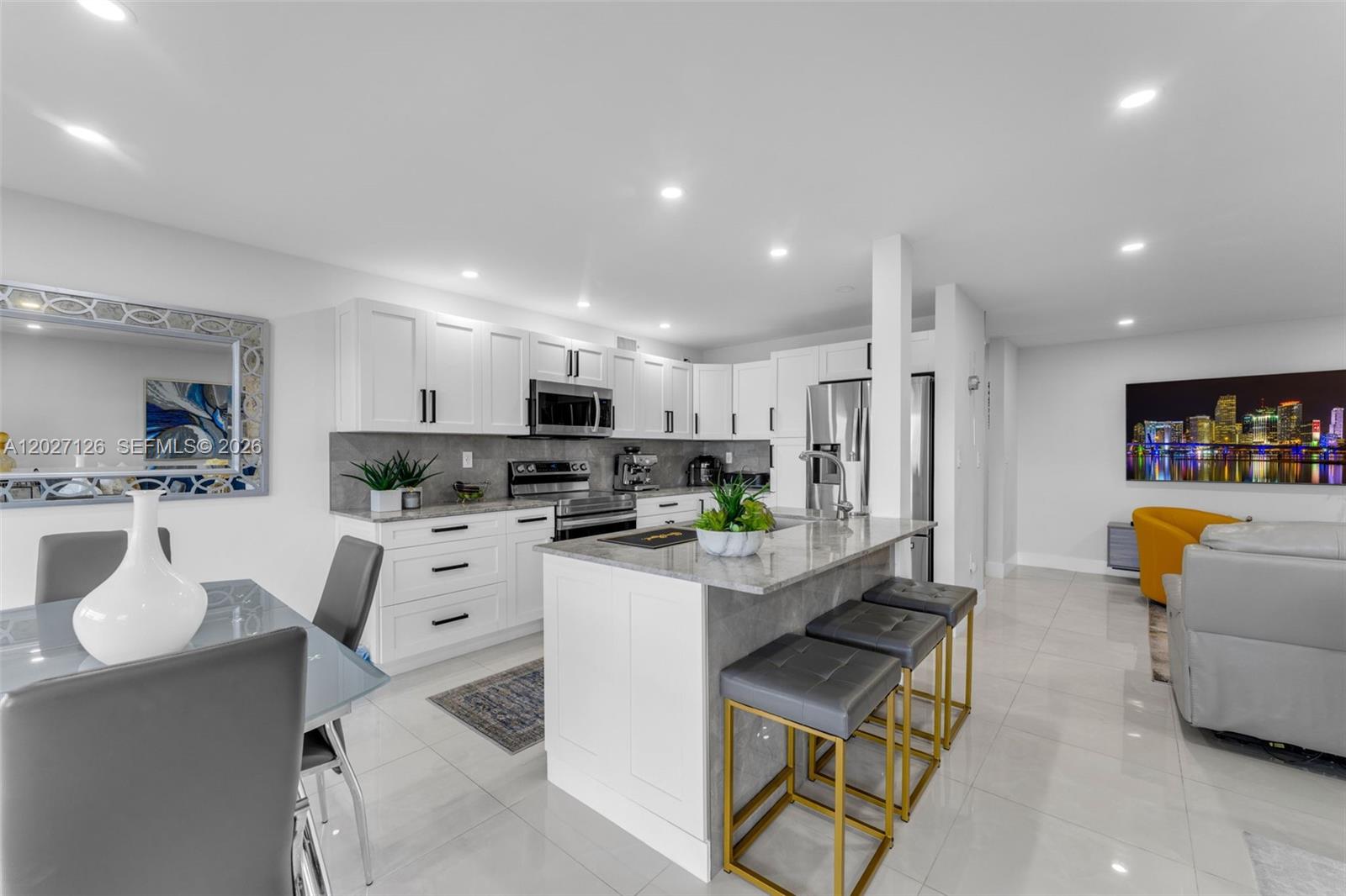 1350 SW 122nd #415, Miami, FL, 33184 - Investment Condo. Photo #1