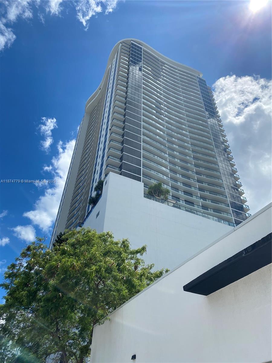 1600 NE 1st Ave #1711, Miami, FL, 33132 - Investment Condo. Photo #1
