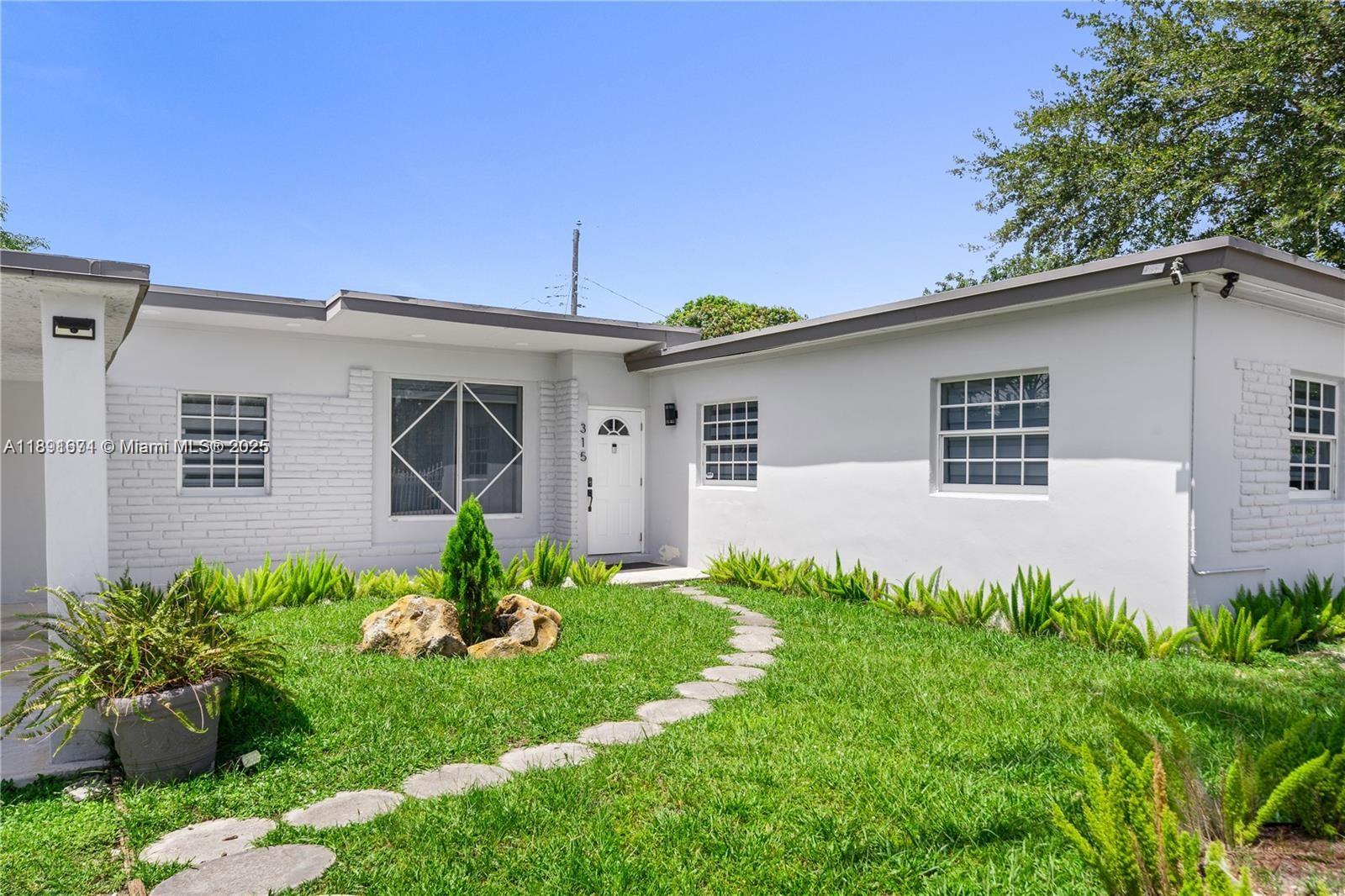 315 NW 106th St, Miami, FL, 33150 - Investment Single Family Home. Photo #1
