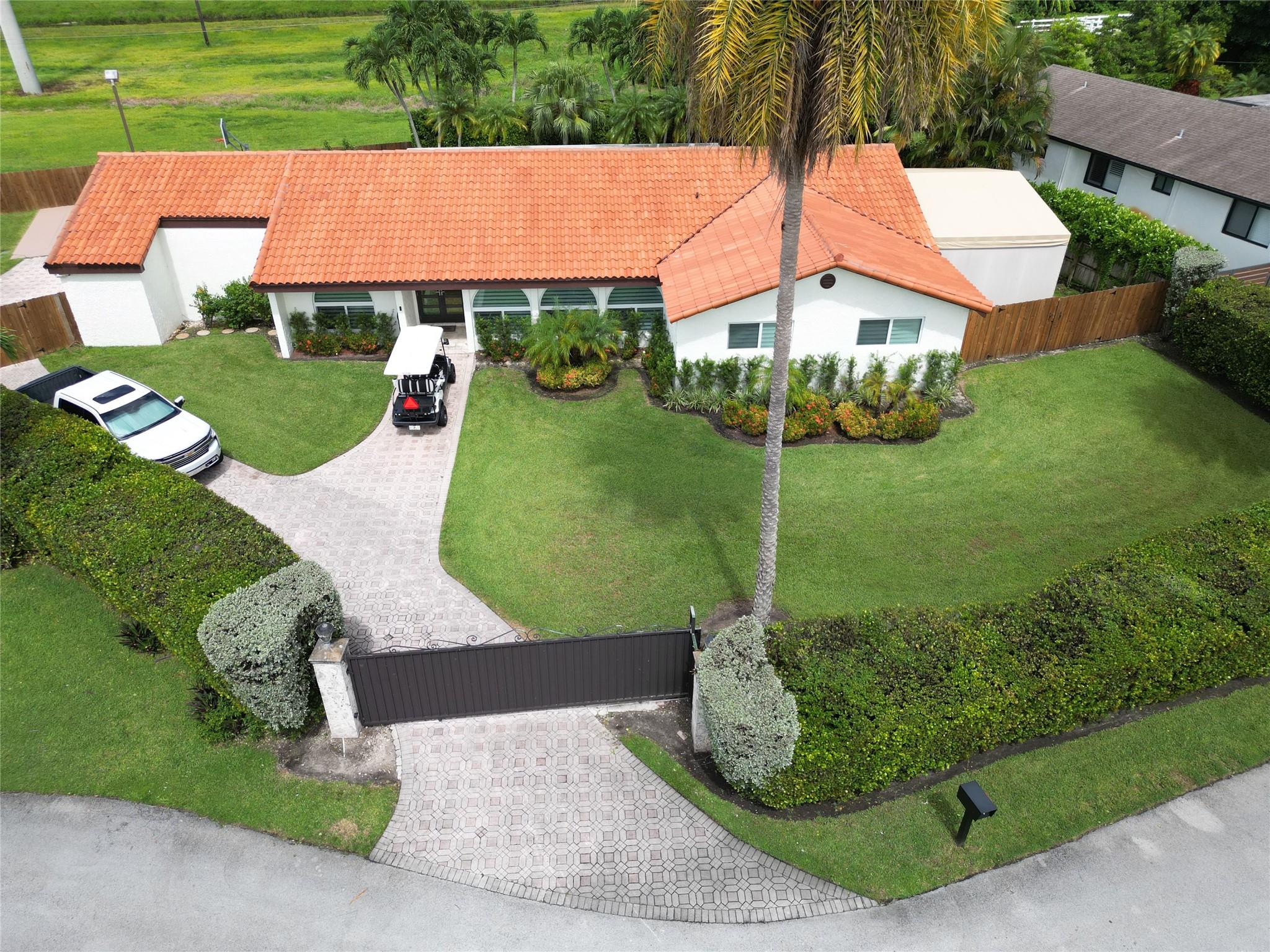 11544 SW 98th Pl, Miami, FL, 33176 - Investment Single Family Home. Photo #1