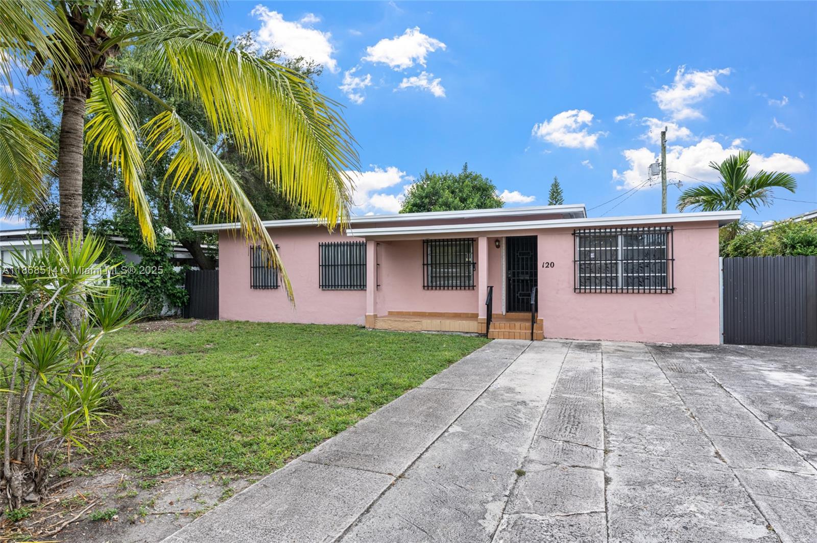 120 SW 52nd Pl, Miami, FL, 33134 - Investment Single Family Home. Photo #1