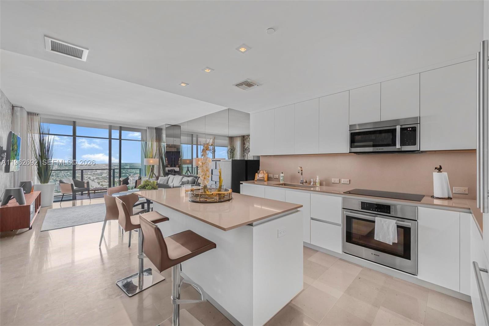 88 SW 7th #3806, Miami, FL, 33130 - Investment Condo. Photo #1