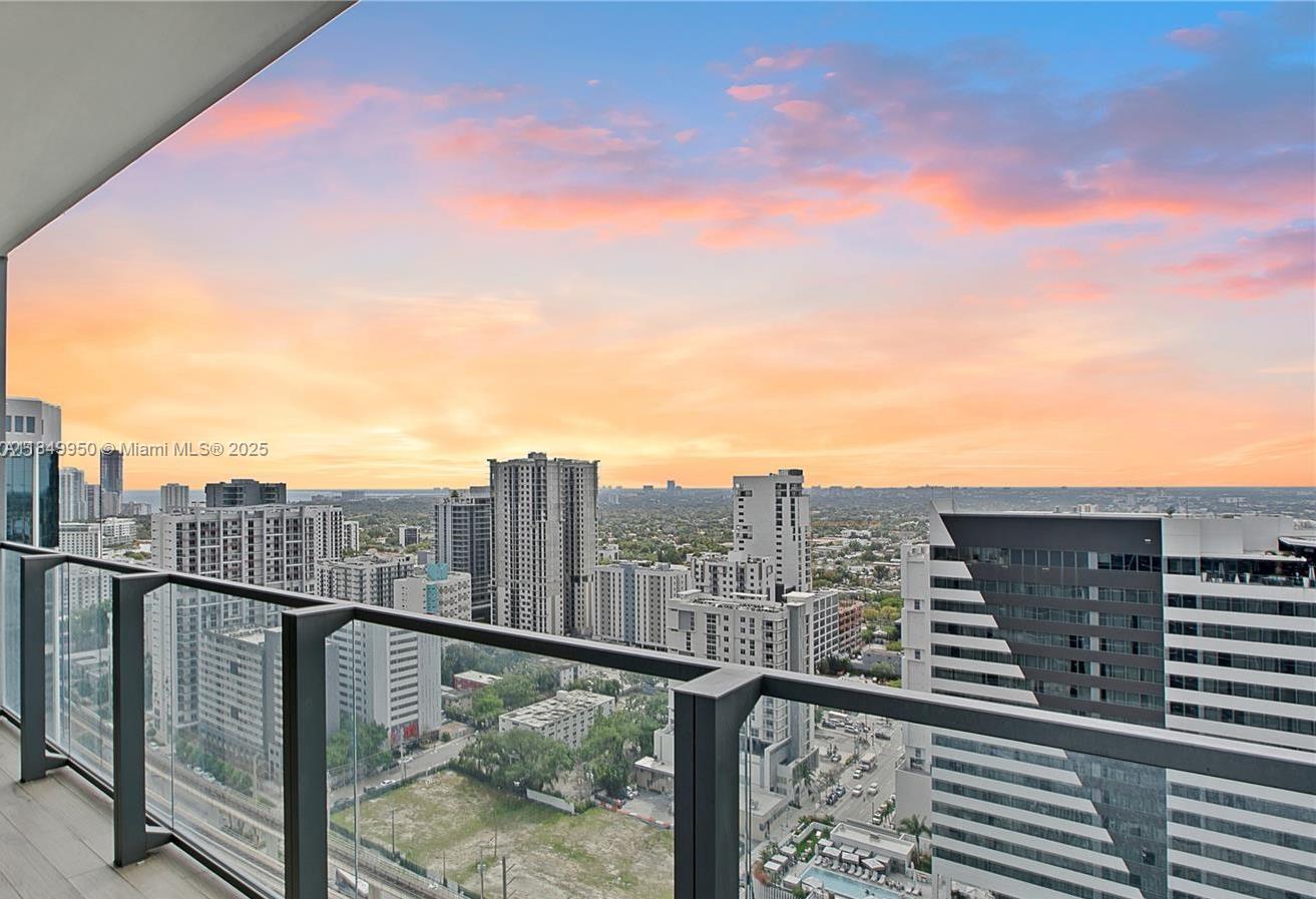 88 SW 7th St #2104, Miami, FL, 33130 - Investment Condo. Photo #1