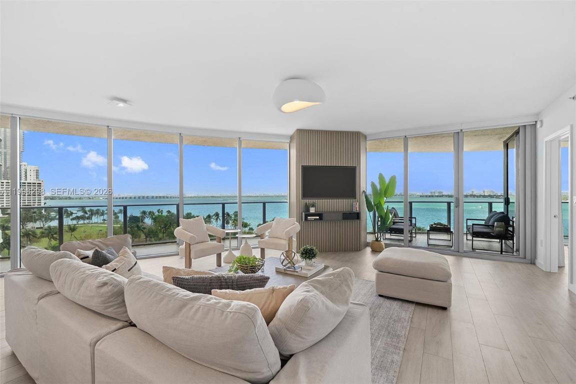 488 NE 18th #715, Miami, FL, 33132 - Investment Condo. Photo #1