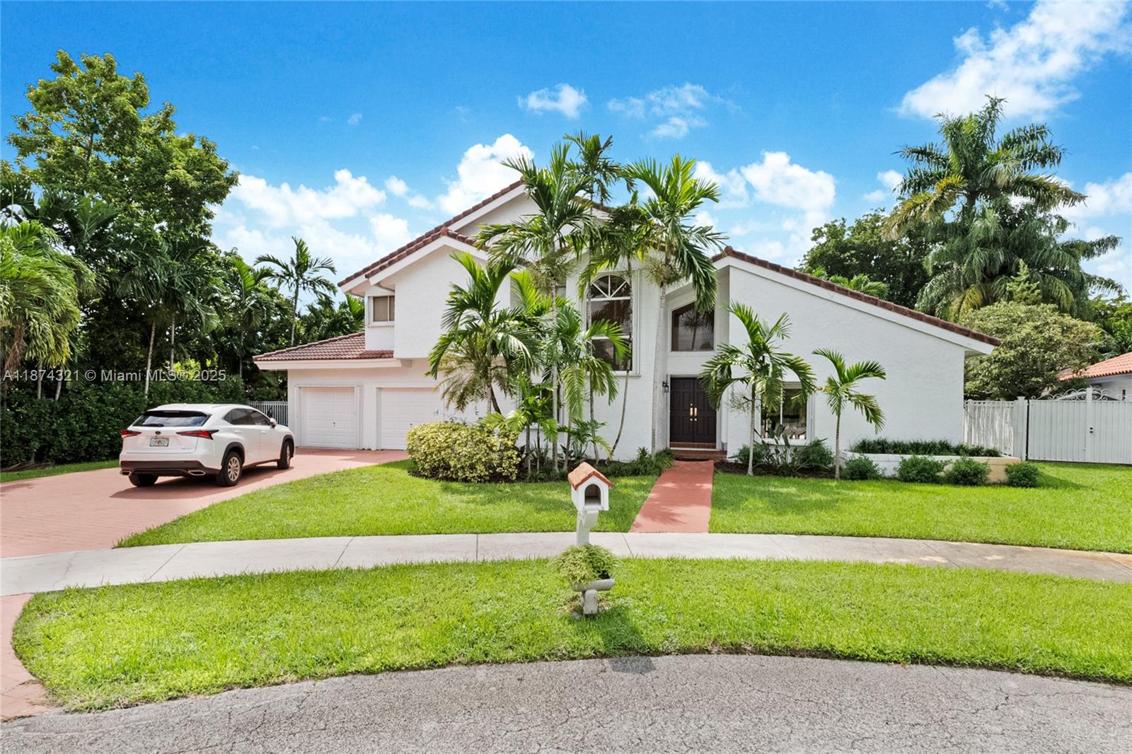 2380 NE 214th St, Miami, FL, 33180 - Investment Single Family Home. Photo #1