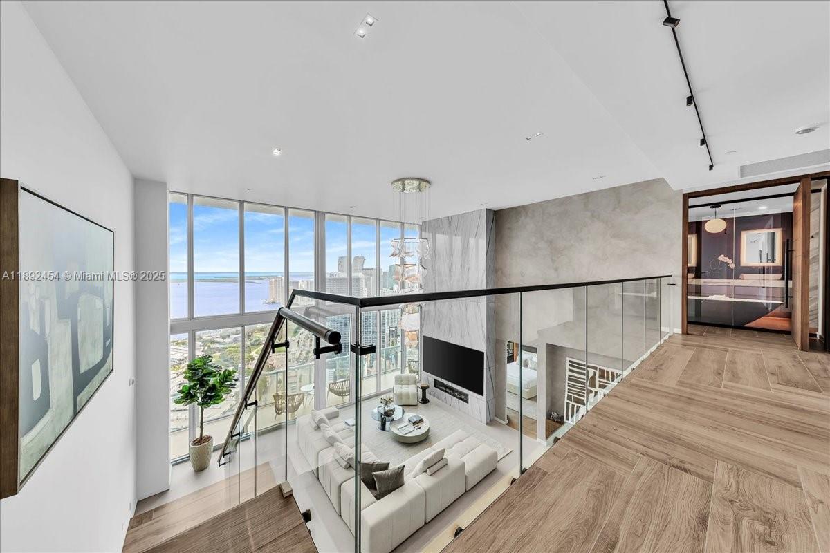 888 Biscayne Blvd #5704, Miami, FL, 33132 - Investment Condo. Photo #1