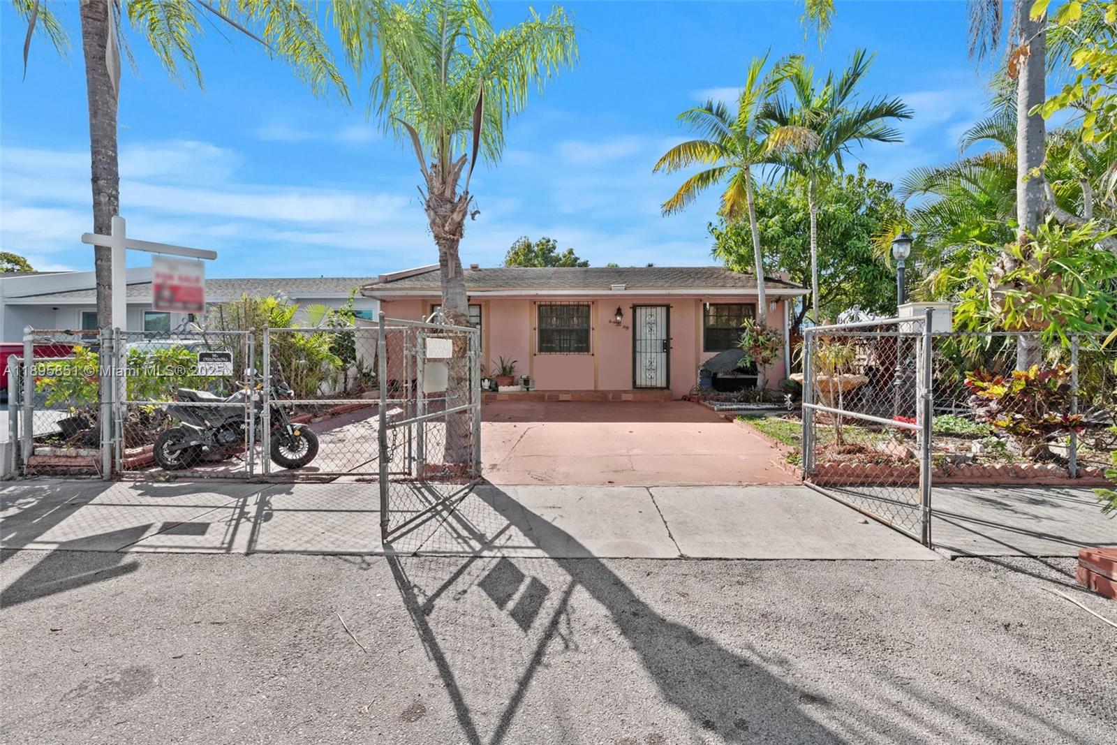 4650 SW 129th Ave, Miami, FL, 33175 - Investment Single Family Home. Photo #1